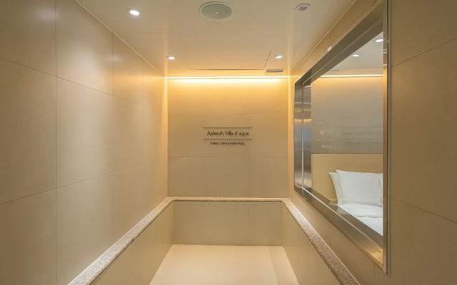 Asherah Villard Aqua Business Hotel