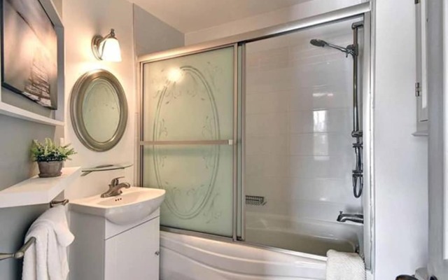 GLOBALSTAY. Bright Condo near the Lake