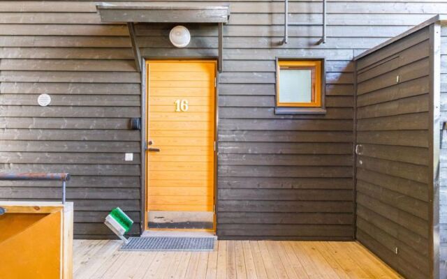 Karhunvartijan linna b16