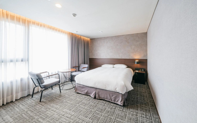 Hotel With Jeju
