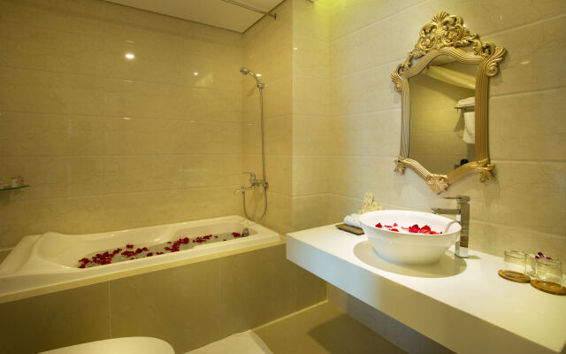 Serene Beach Hotel Danang