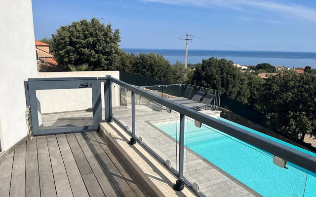Beautiful Villa With Pool and sea View