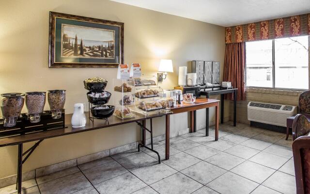 Econo Lodge Downtown