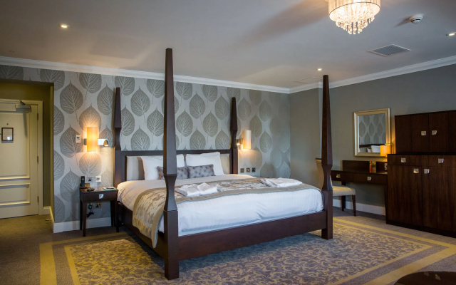 Oakley Hall Hotel