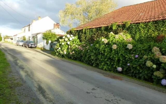 Gîte Saint-Julien-des-Landes, 2 pièces, 3 personnes - FR-1-426-336