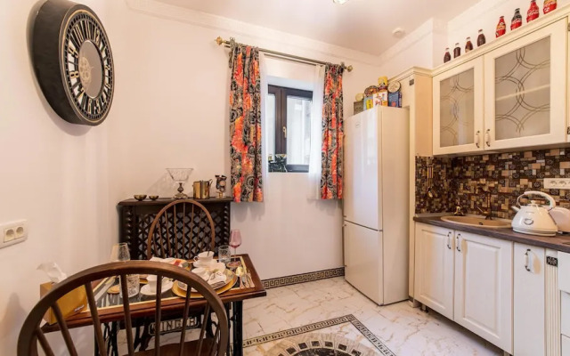 Ussr City Center Luxurious Apartment , Lives the Life of Soviet Generals