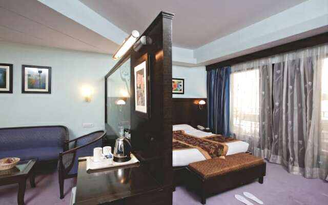 The River Crescent Resort