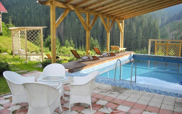 Resort Uyedineniye
