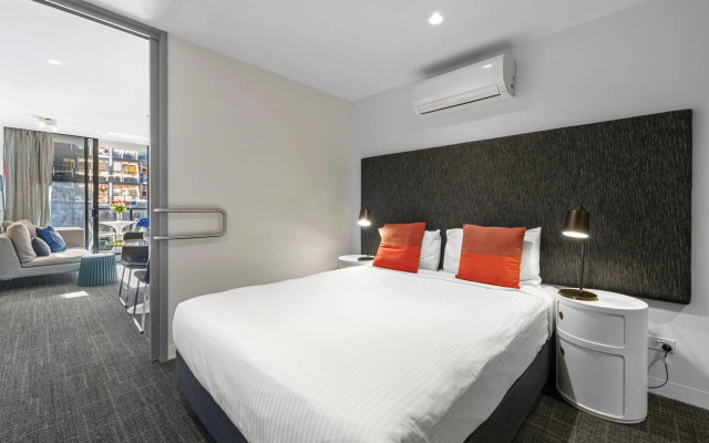 MainStay Suites Abbotsford – Guest Rooms – Melbourne