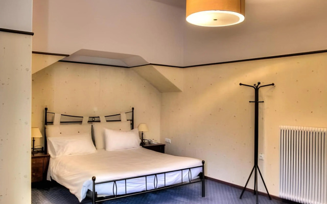 Elafos Hotel
