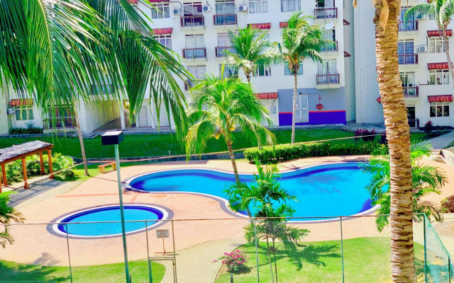 Sea La Vie Goldy @ Laguna Resort