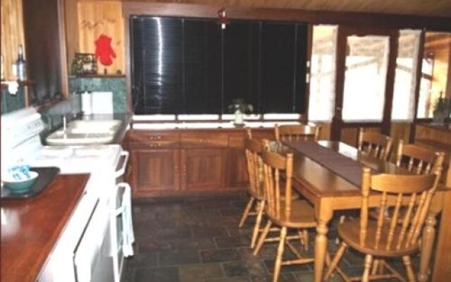 Pemberton Old Picture Theatre Holiday Apartments