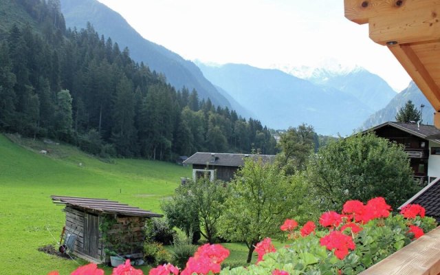 Luxury Chalet With Garden In Tyrol