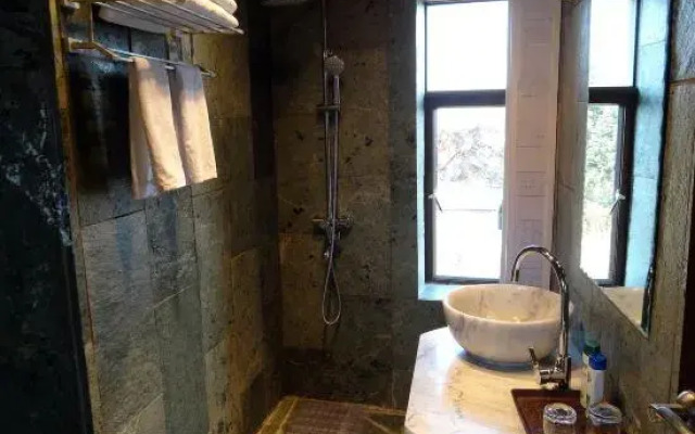 Mengli Shuixiang Seaview Inn