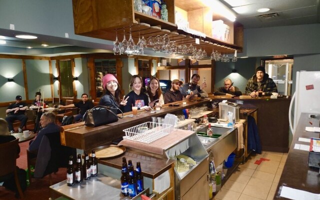 Lacombe Motor Inn