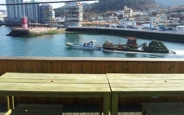 Tongyeong Camellia House