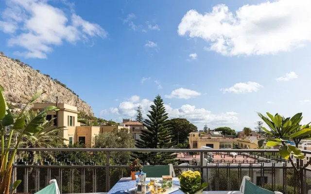 Olga s Apartment in Mondello by Wonderful Italy
