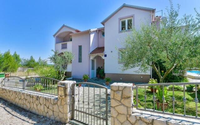 Apartments Crno