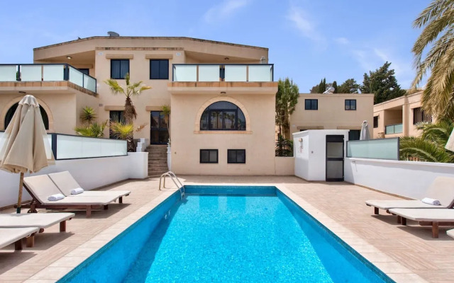 Villa Gardenia - 5 Bedroom Holiday Villa With Pool