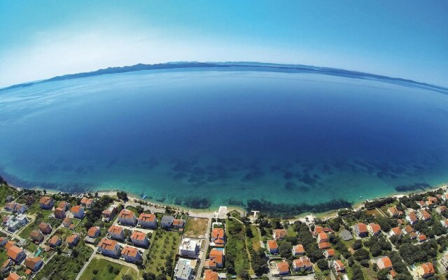 Nice Home in Kozino With 6 Bedrooms and Wifi