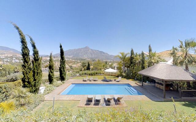 27175-Luxury Villa with heated pool