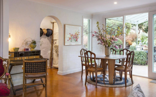 Beechmont Garden Retreat
