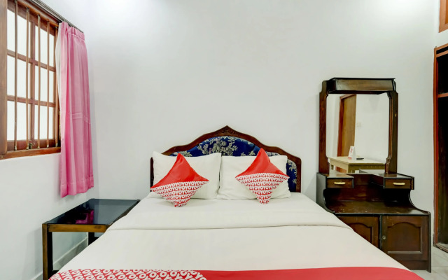 Super OYO 3261 Hotel Ratu