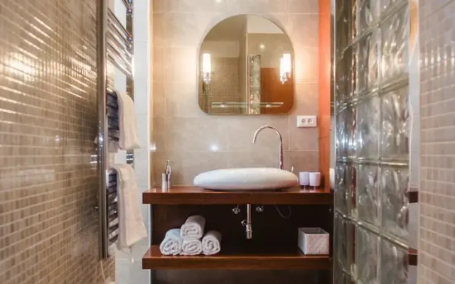City Pads Apartment
