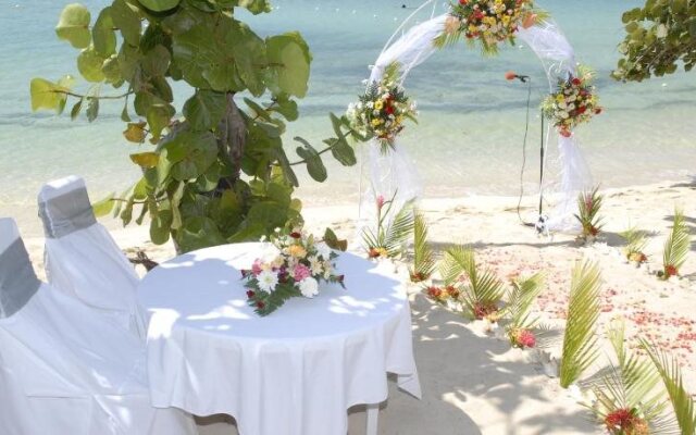 Shields Negril Villas