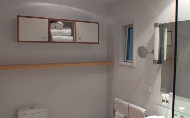 Russell View Apartments