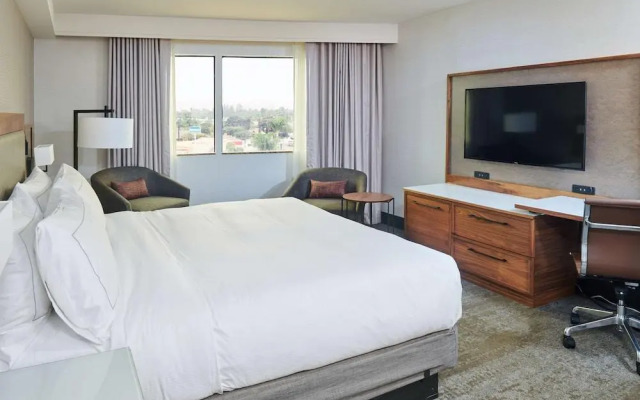 DoubleTree by Hilton Fullerton