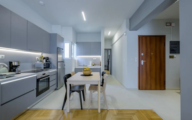 Lush 2bed apt. at the Acropolis