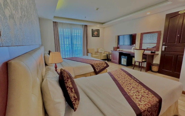 Paris Nha Trang  & Apartment
