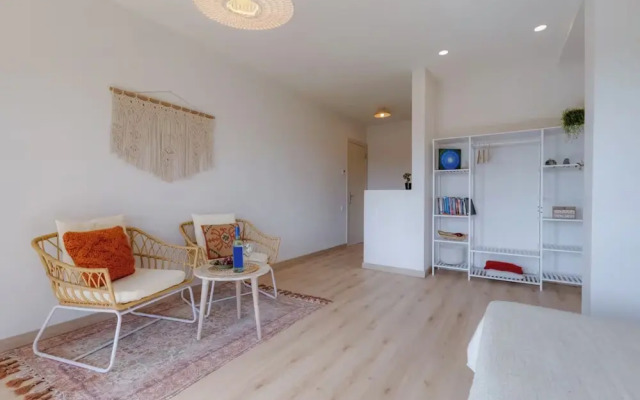 Eco Stay on the Hill by Sea N' Rent