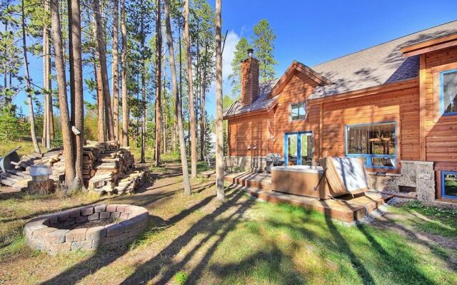 Silver Circle Chalet by RedAwning