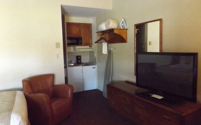 Windjammer Lodge