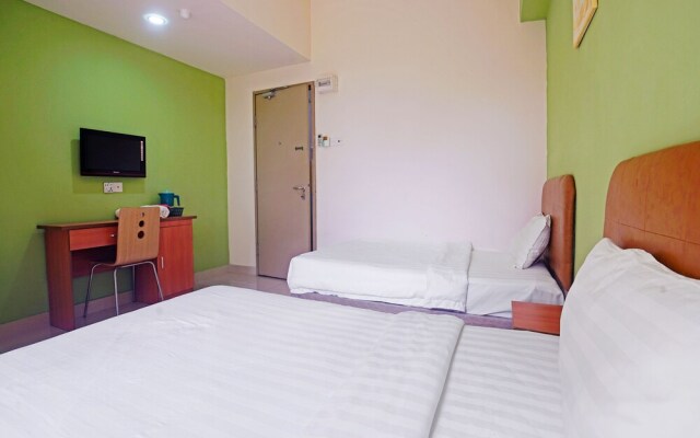 Hotel Night Queen salak Tinggi