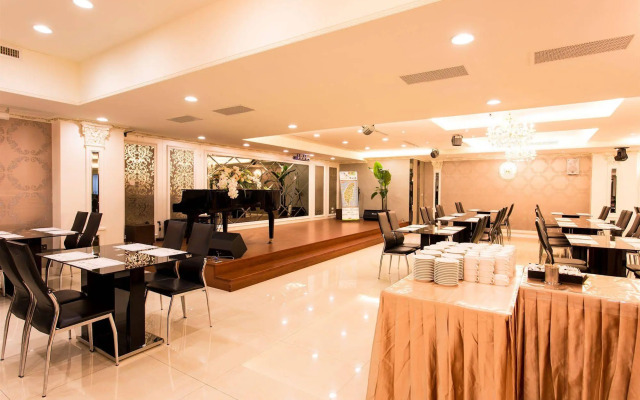 Harmonious Hotel