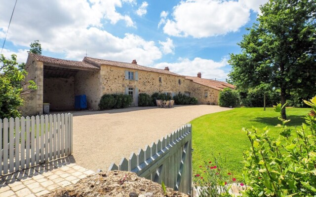 Attractive Holiday Home with Private Swimming Pool And Pool House in the Vendee