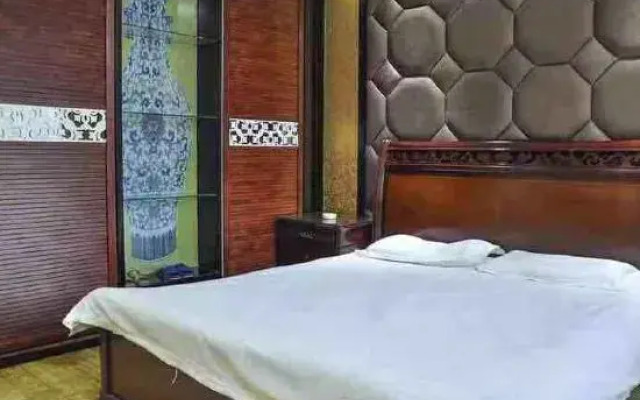 Pinglu Hotel