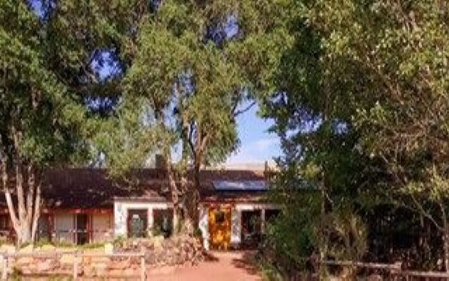 Capitol Reef Inn & Cafe