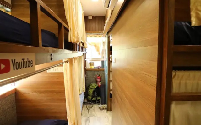 MAPLE SOCIAL HUBZ - Hostel