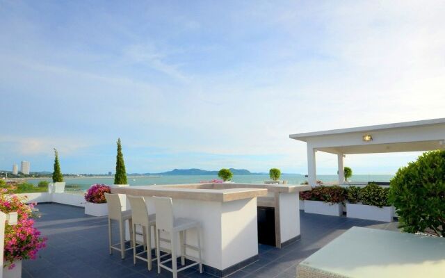 Villa 7th Heaven Beach Front