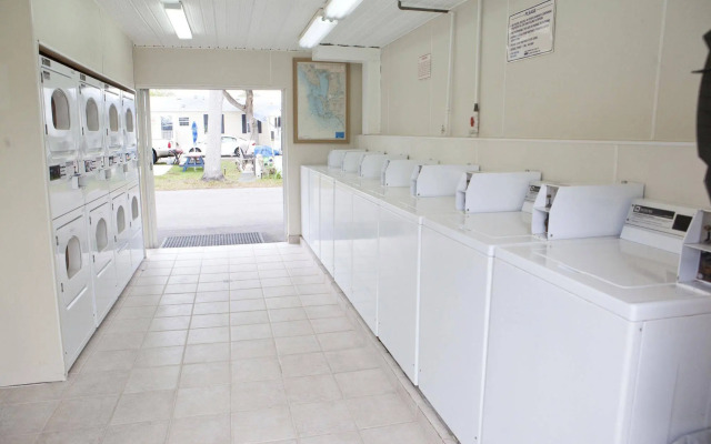 Groves RV Resort