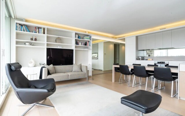 2 Bedroom Apartment with Bay View