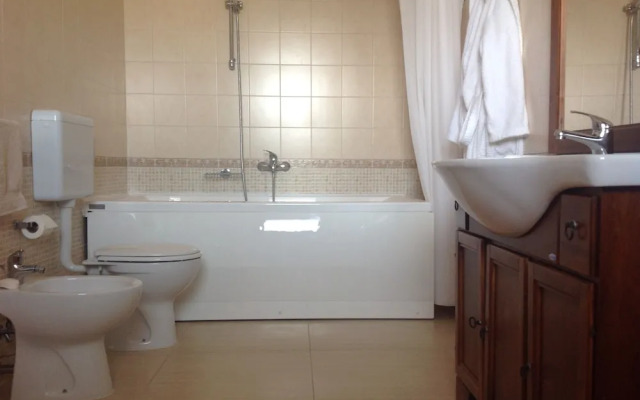 4 Guests - Sea Breeze Stay With Valley Views