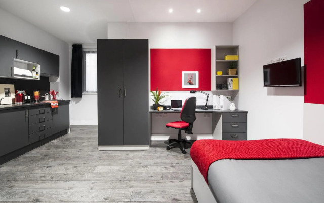 Yugo Explore - Arran House