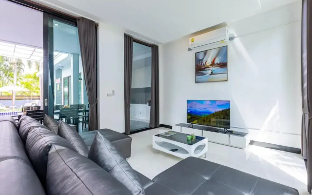 4 Bedroom Modern Pool Villa BL10