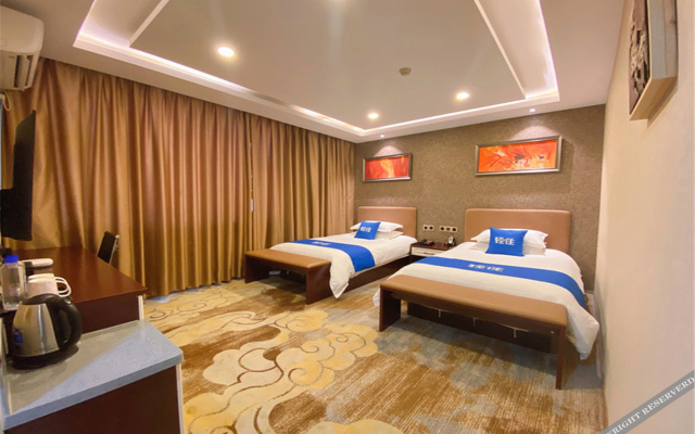 qingzhu Jinyue Hotel (Kuangshan Automobile Great World, Shanghai, Jinan)