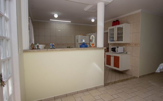 Casa ampla em Bertioga - 2 min. da praia